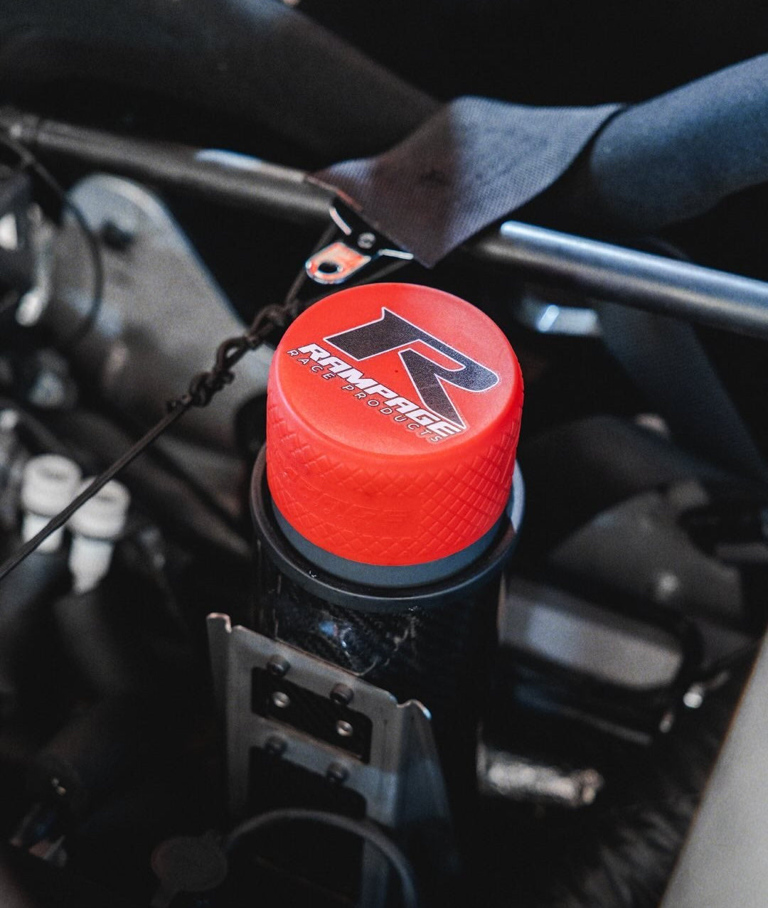 RamHydrate race car drink system with insulated bottle and quick connection