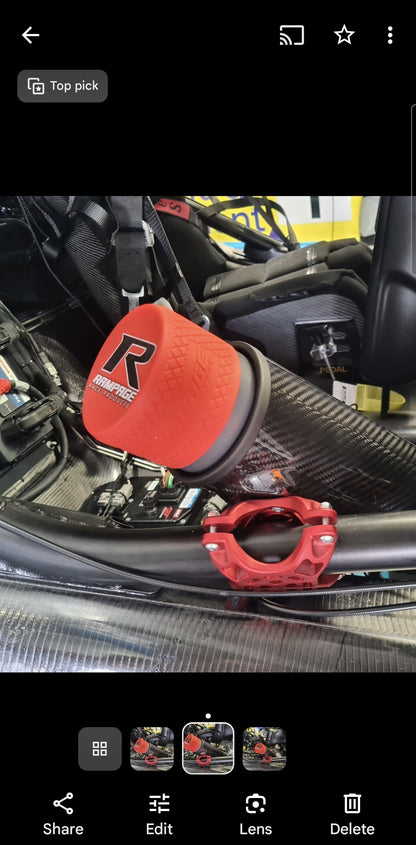 Ramhydrate drink bottle and Lid, black quick release dry break lid , double wall insulated bottles with Rampage logo shown in position in car